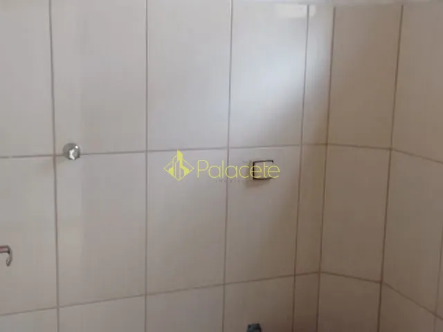 Sala com 19m², para alugar, no bairro Centro em Pindamonhangaba