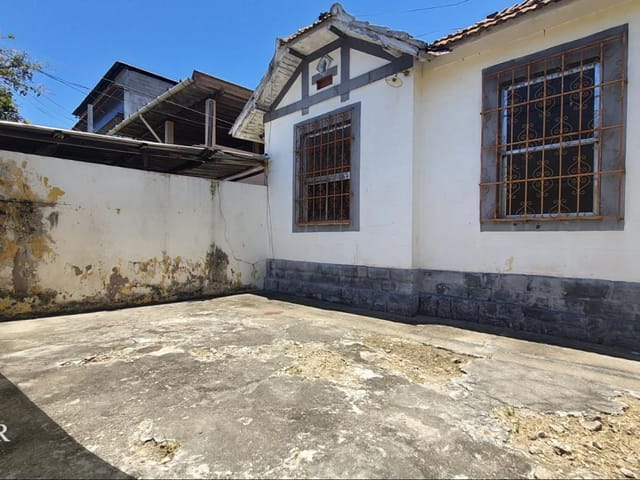 Casa com 600m², à venda, no bairro Ramos em Rio de Janeiro