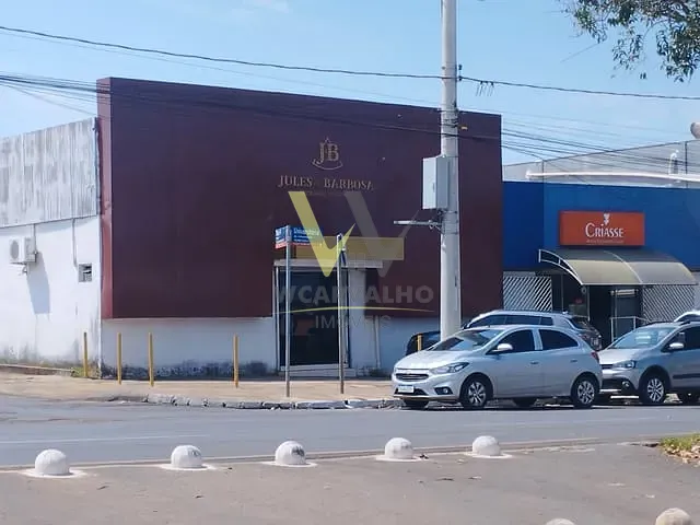 Comercial com 1200m², à venda, no bairro Vila Santa Isabel em Anápolis