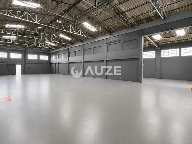 Comercial com 740m², à venda, no bairro Weissópolis em Pinhais