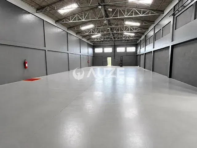 Comercial com 740m², à venda, no bairro Weissópolis em Pinhais