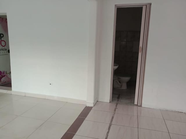 Comercial com 40m² 1 quarto e 1 banheiro, para alugar, no bairro Centro em Taubaté