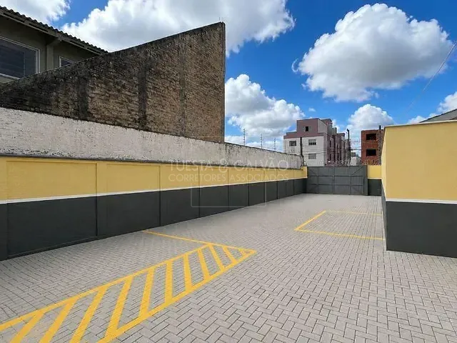Comercial com 740m², à venda, no bairro Weissópolis em Pinhais