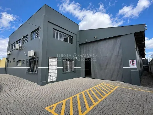 Comercial com 740m², à venda, no bairro Weissópolis em Pinhais