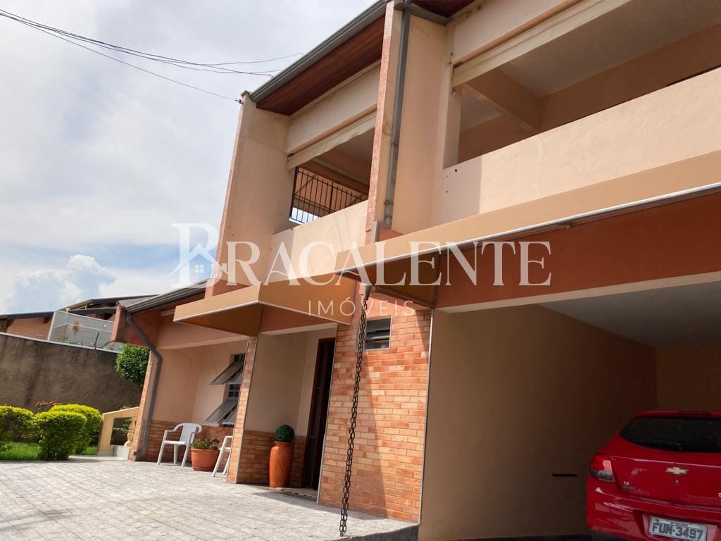 Casa, 3 quartos, 255 m² - Foto 1