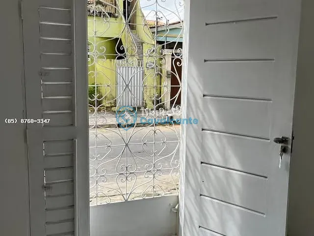 Casa à venda, no bairro Centro em Maranguape