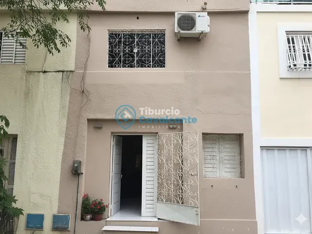 Casa à venda, no bairro Centro em Maranguape