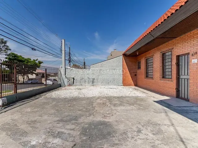 Comercial com 415m², à venda, no bairro Portão em Curitiba