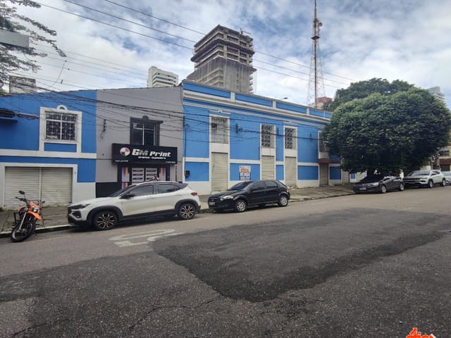 Prédio 1 quarto e 7 banheiros, à venda, no bairro Batista Campos em Belém