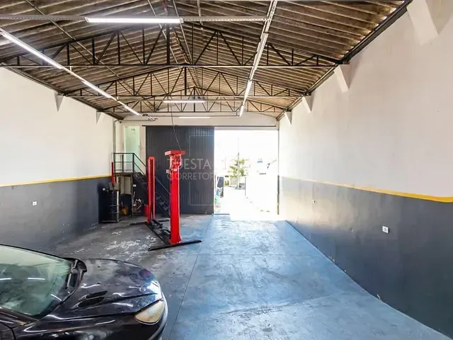 Comercial com 350m², à venda, no bairro Cidade Industrial em Curitiba