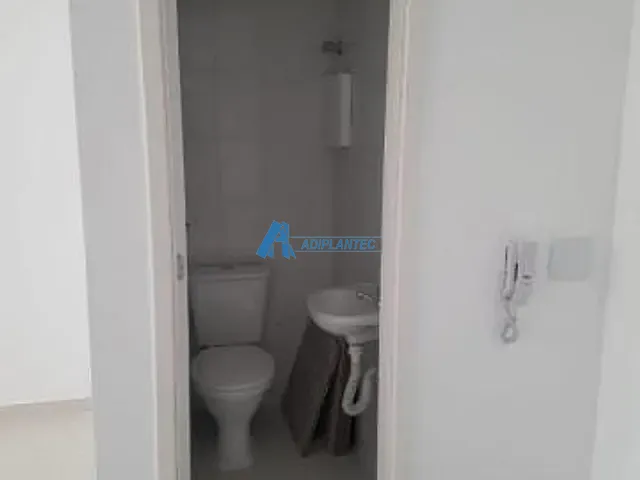 Conjunto comercial à venda ou para alugar, no bairro Freguesia de Jacarepaguá em Rio de Janeiro