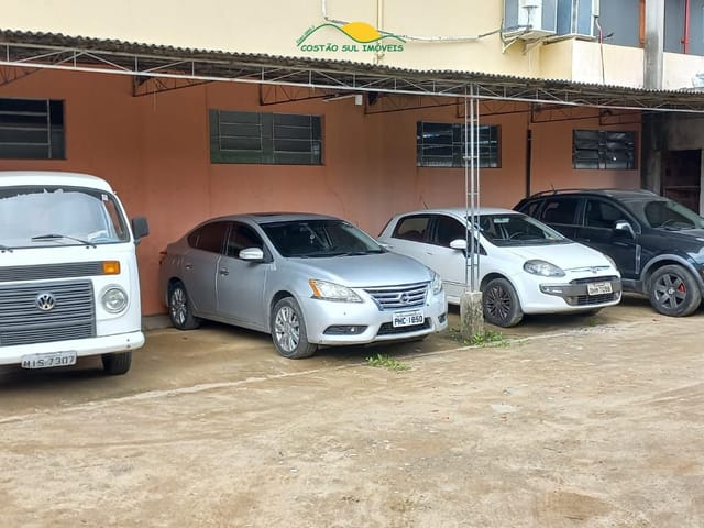 Foto do Prédio - Prédio comercial na principal rua do bairro hoje há um mercado no térreo e uma igreja no piso superior - Tapera - Florianópolis/SC | Costão Sul Imóveis