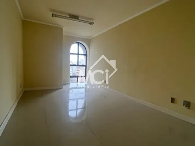 Sala à venda, no bairro Centro em Pelotas