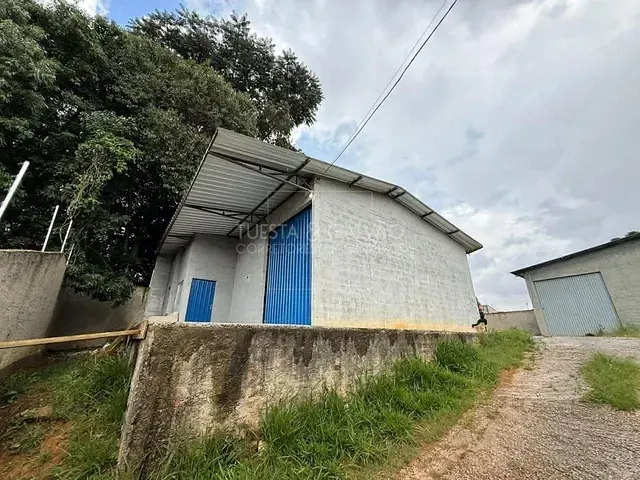 Comercial com 420m², para alugar, no bairro São Braz em Curitiba