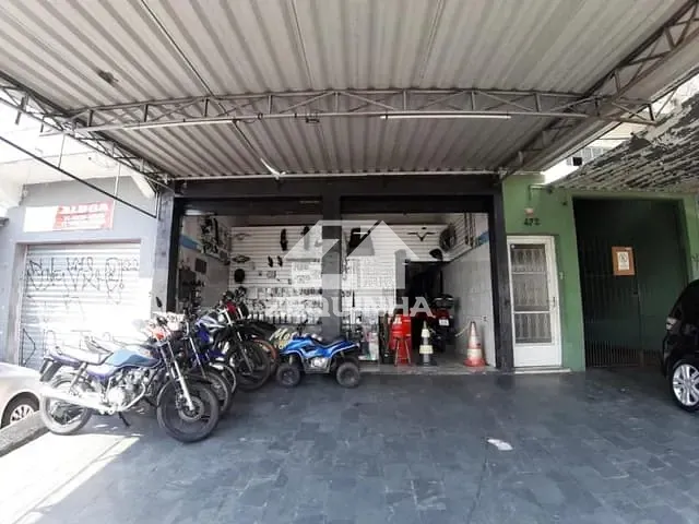 Prédio com 250m² 3 quartos e 1 banheiro, à venda, no bairro Bussocaba em Osasco