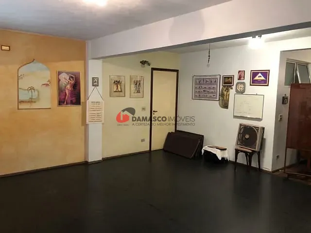 Ponto com 229m², à venda, no bairro Osvaldo Cruz em São Caetano do Sul