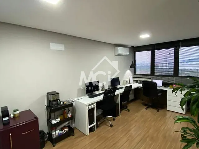Sala à venda, no bairro Parque Una em Pelotas