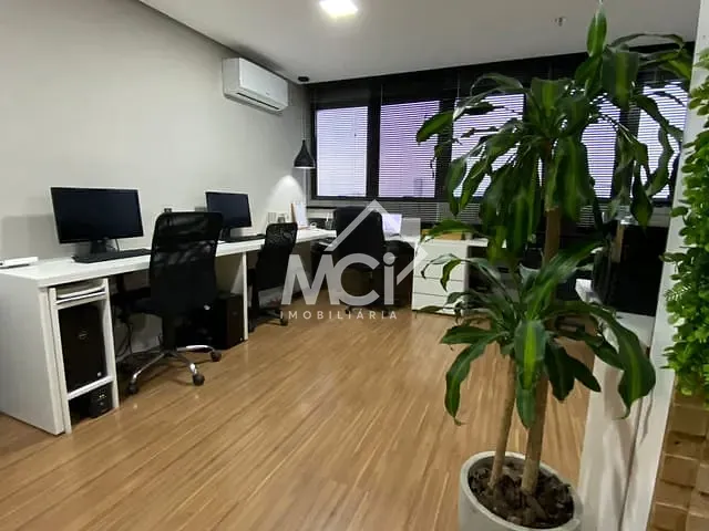 Sala à venda, no bairro Parque Una em Pelotas