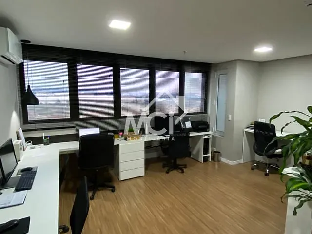 Sala à venda, no bairro Parque Una em Pelotas