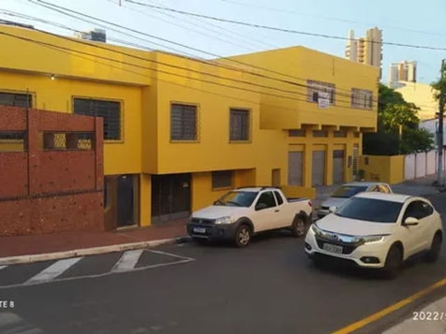 Comercial com 1200m² 15 quartos e 15 banheiros, para alugar, no bairro Goiabeiras em Cuiabá