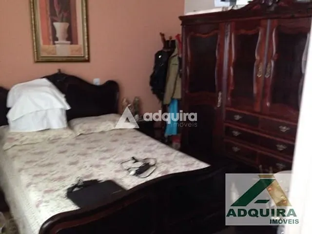 Casa à venda, no bairro Centro em Ponta Grossa