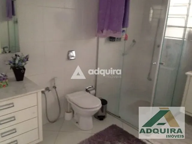 Casa à venda, no bairro Centro em Ponta Grossa