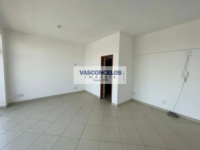Comercial com 525m², para alugar, no bairro Jardim Satélite em São José Dos Campos