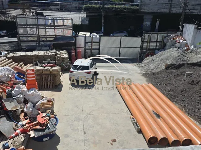 Prédio com 169m², à venda, no bairro Mutinga em Osasco