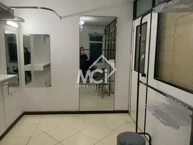 Sala com 42m², à venda, no bairro Centro em Pelotas