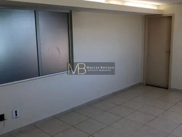 Galpão / Barracão com 1900m², à venda ou para alugar, no bairro Cilo 3 em Londrina