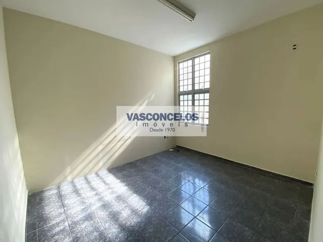 Comercial com 243m², à venda, no bairro Pedregulho em Guaratinguetá