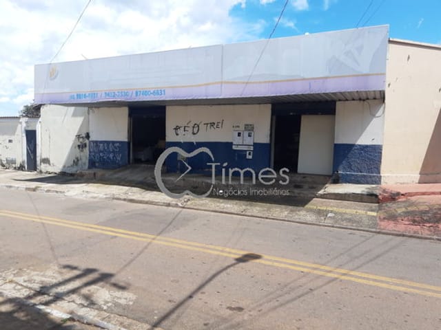 Galpão / Barracão à venda, no bairro Setor Leste Universitário em Goiânia