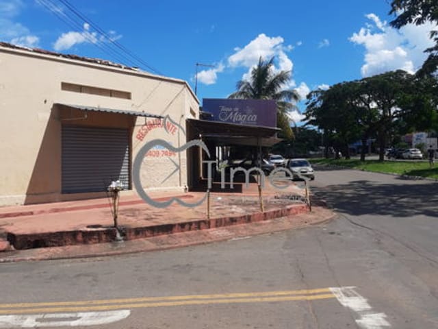 Galpão / Barracão à venda, no bairro Setor Leste Universitário em Goiânia