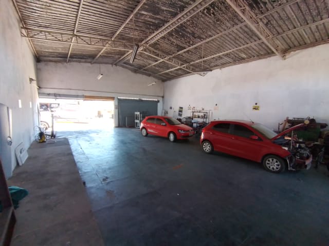 Galpão / Barracão com 220m², para alugar, no bairro Vila Morais em Goiânia