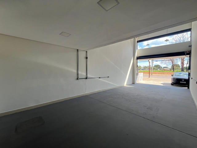 Sala com 90m², para alugar, no bairro Parque Oeste Industrial em Goiânia