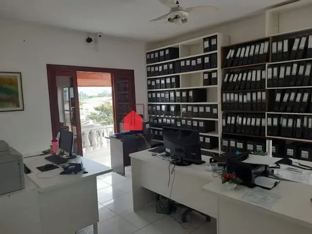 Prédio com 233m², à venda, no bairro Jardim Santa Luzia em Pindamonhangaba