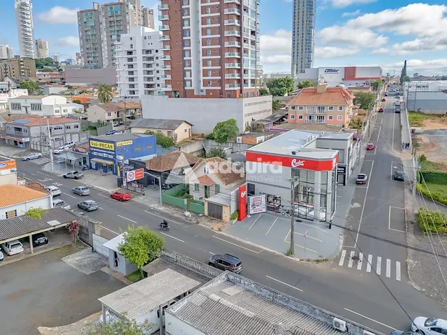 Casa com 350m², à venda ou para alugar, no bairro Oficinas em Ponta Grossa