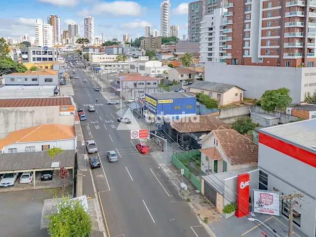 Casa com 350m², à venda ou para alugar, no bairro Oficinas em Ponta Grossa