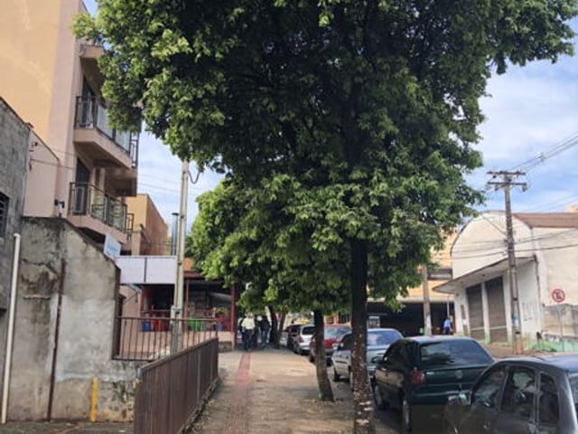 Galpão / Barracão com 584m², para alugar, no bairro Centro em Londrina