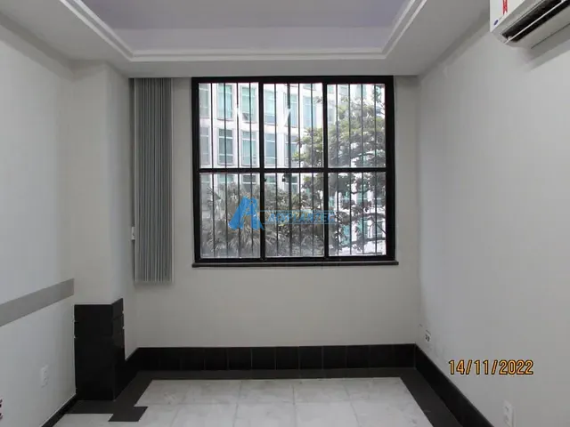 Sala à venda ou para alugar, no bairro Centro em Rio de Janeiro