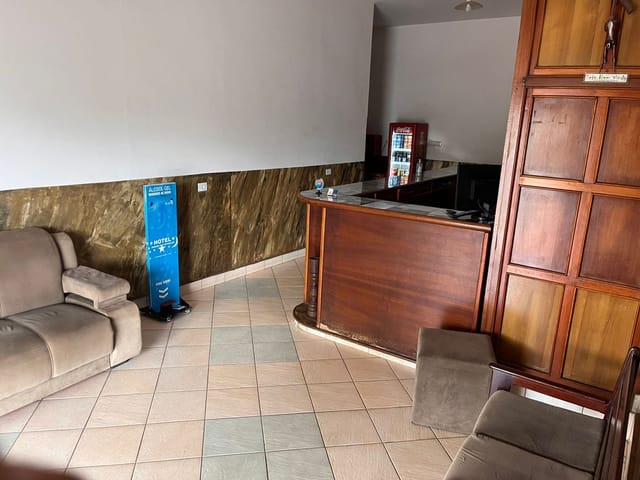Comercial com 1081m² 27 quartos e 28 banheiros, à venda, no bairro Setor Central em Rubiataba