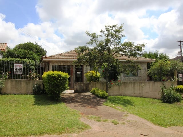 Comercial com 400m² 3 quartos e 2 banheiros, à venda, no bairro Oficinas em Ponta Grossa