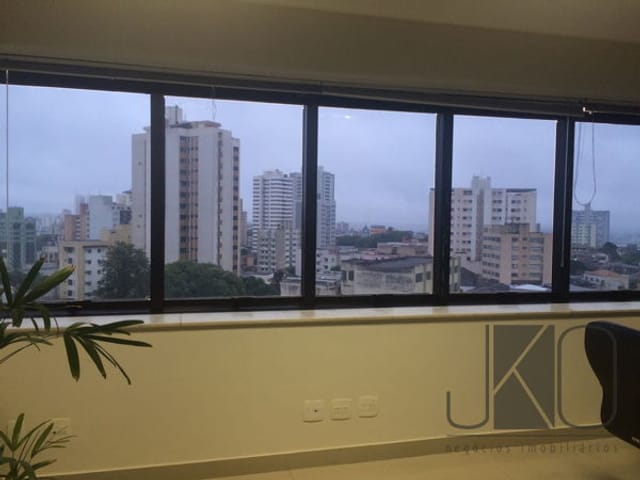 Sala com 147m², à venda, no bairro Centro em Londrina
