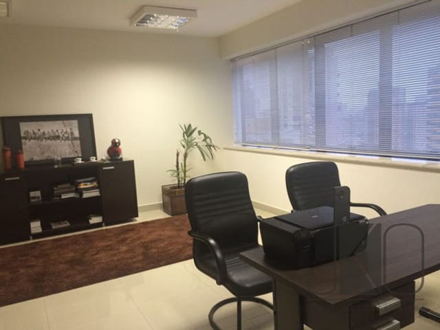 Sala com 147m², à venda, no bairro Centro em Londrina