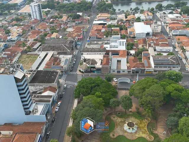 Comercial com 2125m², à venda, no bairro Centro em Bebedouro
