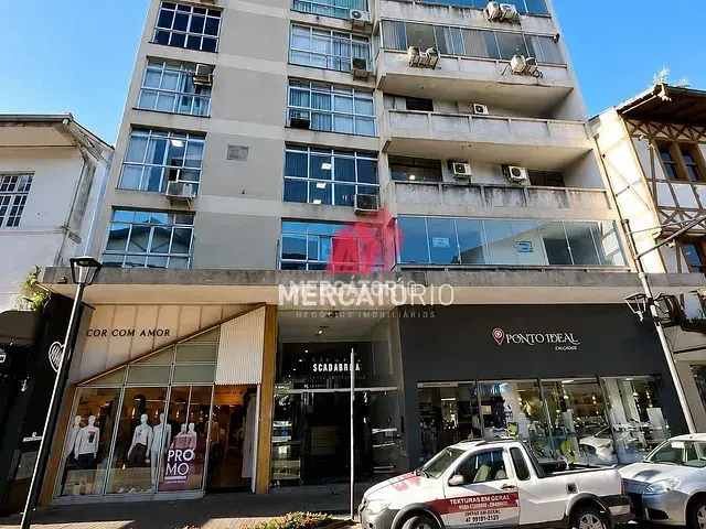 Sala para alugar, no bairro Centro em Blumenau