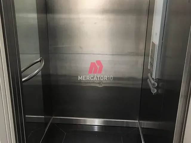 Sala para alugar, no bairro Centro em Blumenau