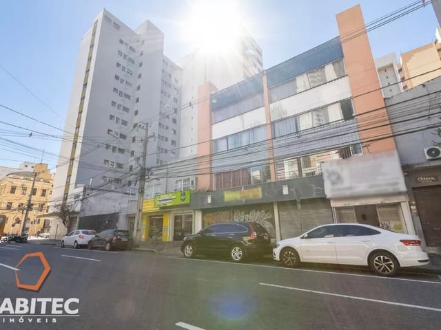 Comercial com 443m², à venda, no bairro Centro em Curitiba