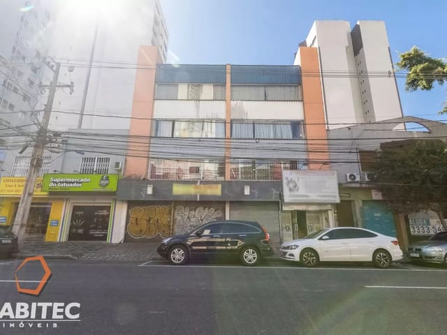 Comercial com 443m², à venda, no bairro Centro em Curitiba