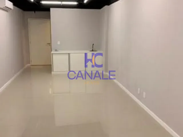 Conjunto comercial com 33m², à venda, no bairro BARRA DA TIJUCA em Rio De Janeiro